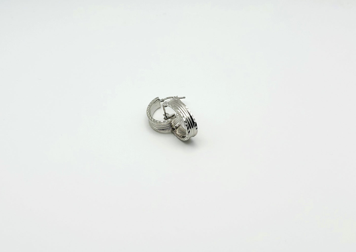 Oval Silver Showstoppers