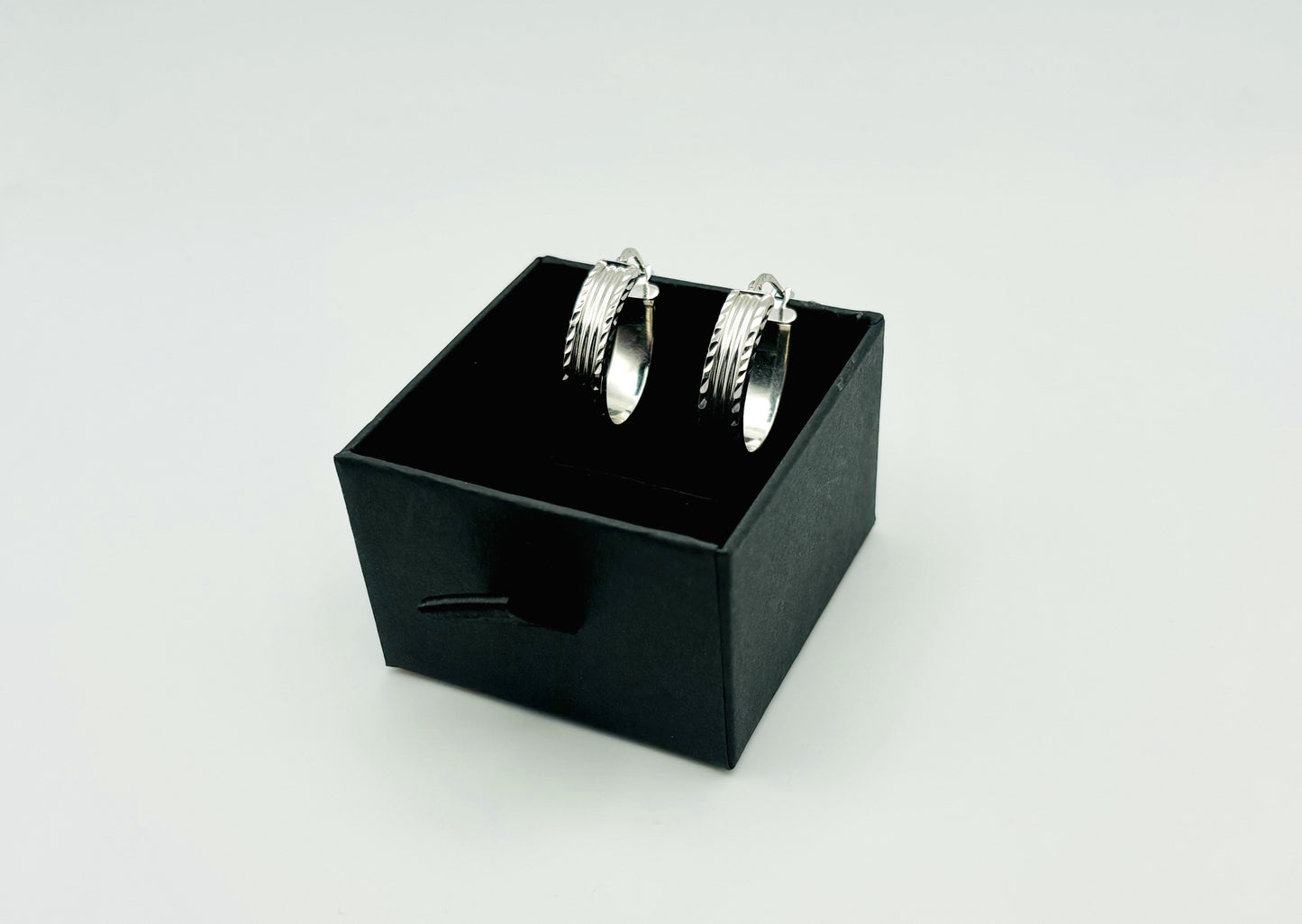 Oval Silver Showstoppers